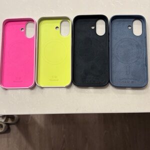 Apple / Beats Silicone iPhone 17 Case Bundle